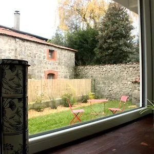 https://un-instant-damour.hotels-rhonealpes.com
